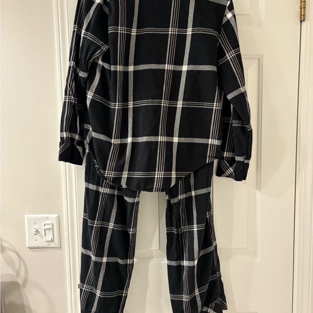 Victoria's Secret Black and White Plaid Flannel Pajama Set - Women’s Size Small - Picture 4 of 6